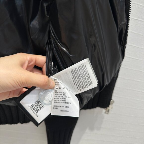 Moncler black Down Jacket featuring Knit Sleeves - Picture 8 of 9